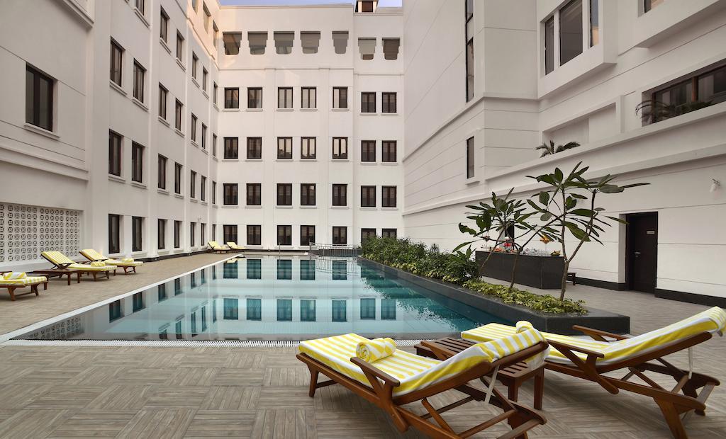 The Lalit Great Eastern Kolkata Hotel Exterior photo